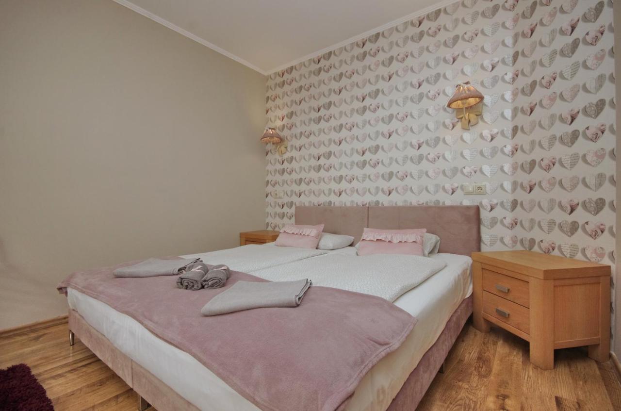 Guest House Romantika Panzio Дьюла Экстерьер фото