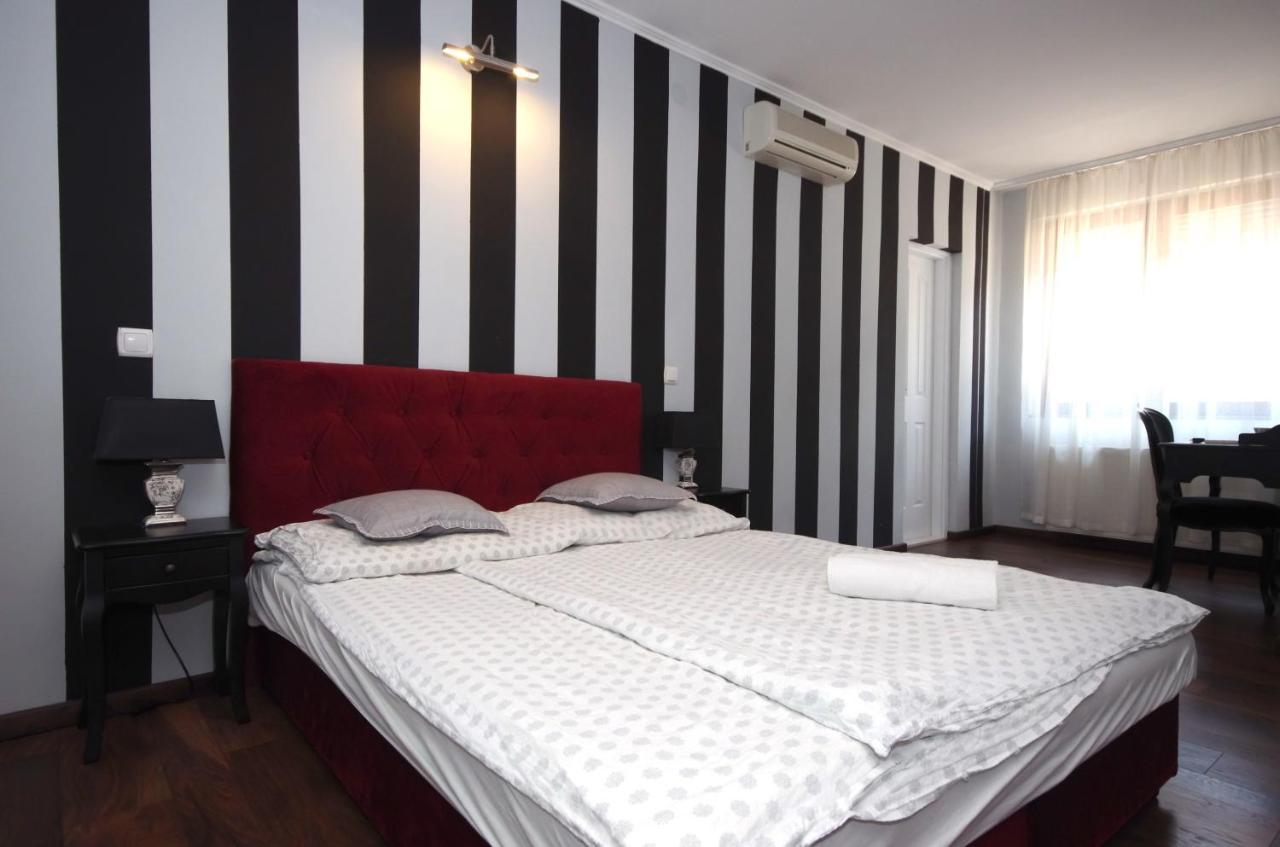 Guest House Romantika Panzio Дьюла Экстерьер фото